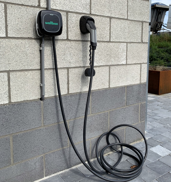Borne de recharge de voiture électrique à Liège - Fix Energy